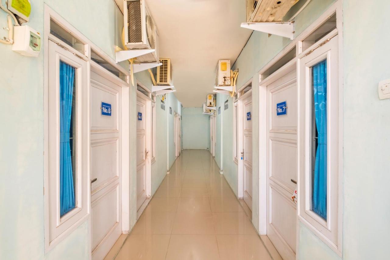 RedDoorz Syariah At Jl Pangeran Hidayatullah Cianjur Hotel Bagian luar foto