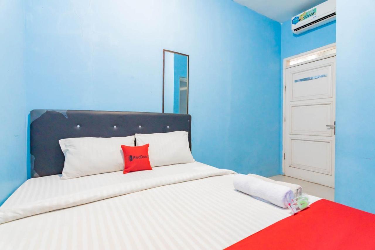 RedDoorz Syariah At Jl Pangeran Hidayatullah Cianjur Hotel Bagian luar foto