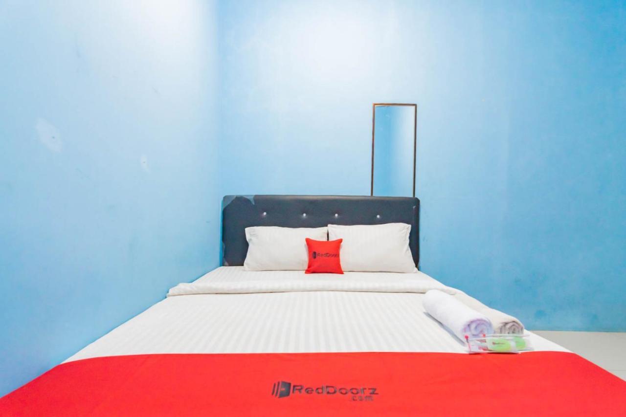 RedDoorz Syariah At Jl Pangeran Hidayatullah Cianjur Hotel Bagian luar foto