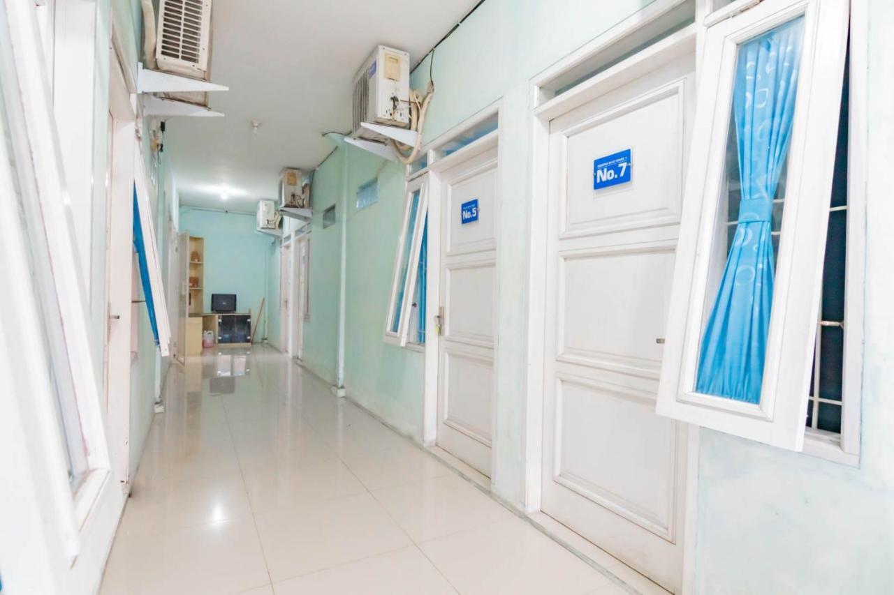 RedDoorz Syariah At Jl Pangeran Hidayatullah Cianjur Hotel Bagian luar foto