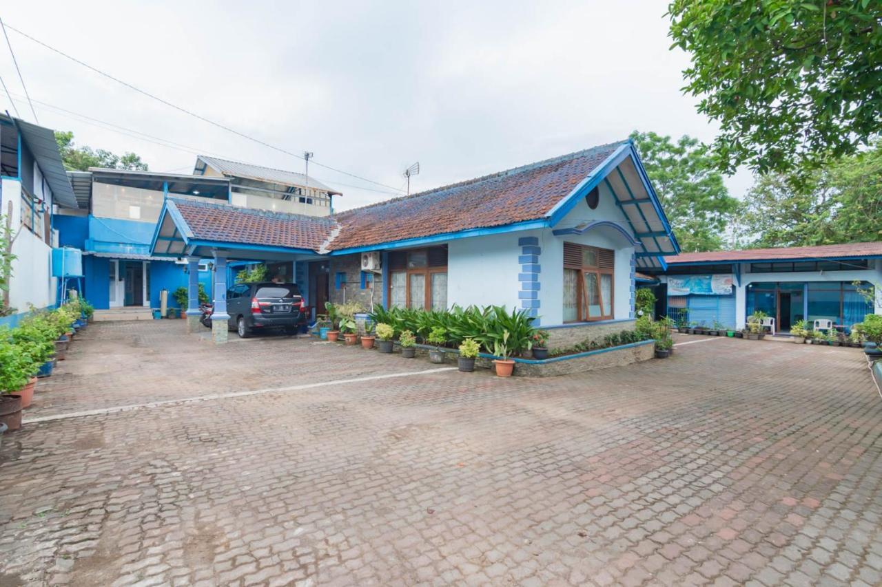 RedDoorz Syariah At Jl Pangeran Hidayatullah Cianjur Hotel Bagian luar foto